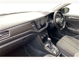 Volkswagen T-Roc Image 2