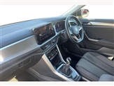 Volkswagen T-Roc Image 2