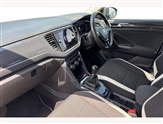 Volkswagen T-Roc Image 2