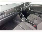 Volkswagen T-Roc Image 2
