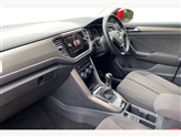 Volkswagen T-Roc Image 2