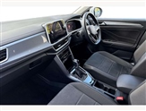 Volkswagen T-Roc Image 2