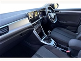 Volkswagen T-Roc Image 2