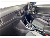 Volkswagen T-Roc Image 2