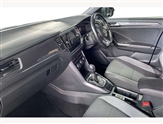 Volkswagen T-Roc Image 2