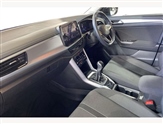 Volkswagen T-Roc Image 2
