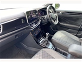 Volkswagen T-Roc Image 2