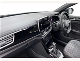 Volkswagen T-Roc Image 2