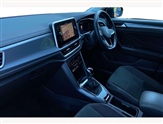 Volkswagen T-Roc Image 2