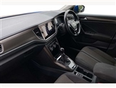 Volkswagen T-Roc Image 2