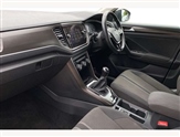 Volkswagen T-Roc Image 2