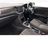 Volkswagen T-Roc Image 2