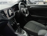 Volkswagen T-Roc Image 2