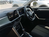 Volkswagen T-Roc Image 2