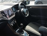 Volkswagen T-Roc Image 2