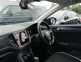 Volkswagen T-Roc Image 2