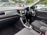 Volkswagen T-Roc Image 2