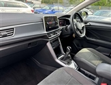 Volkswagen T-Roc Image 2