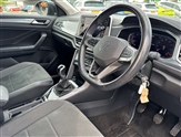Volkswagen T-Roc Image 6
