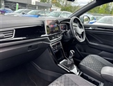 Volkswagen T-Roc Image 2