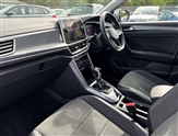 Volkswagen T-Roc Image 2
