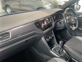 Volkswagen T-Roc Image 2