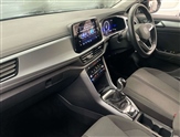 Volkswagen T-Roc Image 2