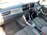 Volkswagen T-Roc Image 2