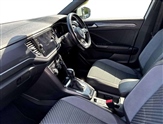 Volkswagen T-Roc Image 2