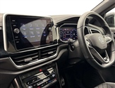 Volkswagen T-Roc Image 2
