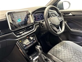 Volkswagen T-Roc Image 2