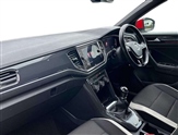 Volkswagen T-Roc Image 2