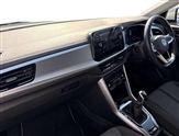 Volkswagen T-Roc Image 2
