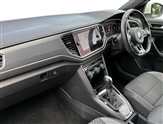 Volkswagen T-Roc Image 2