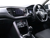 Volkswagen T-Roc Image 2