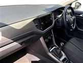 Volkswagen T-Roc Image 2