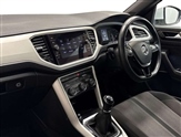 Volkswagen T-Roc Image 2