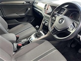 Volkswagen T-Roc Image 6