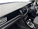 Volkswagen T-Roc Image 2