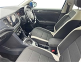 Volkswagen T-Roc Image 2