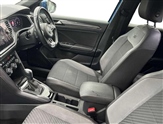Volkswagen T-Roc Image 2