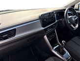 Volkswagen T-Roc Image 2