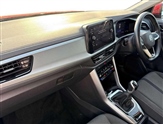 Volkswagen T-Roc Image 2