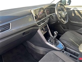 Volkswagen T-Roc Image 2