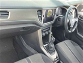 Volkswagen T-Roc Image 2