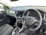 Volkswagen T-Roc Image 6