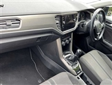 Volkswagen T-Roc Image 2