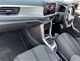Volkswagen T-Roc Image 2
