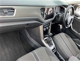 Volkswagen T-Roc Image 2