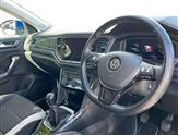 Volkswagen T-Roc Image 6